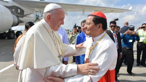 Voyage en Birmanie: les enjeux du voyage selon le cardinal Charles Bo
