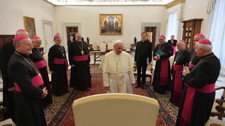 Le Pape François et l'épiscopat slovène en visite ad limina au Vatican, le 1er mars 2018.