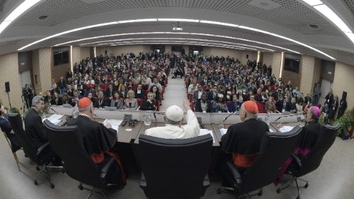 Pope at Pre-Synodal Meeting: Young people must be taken seriously