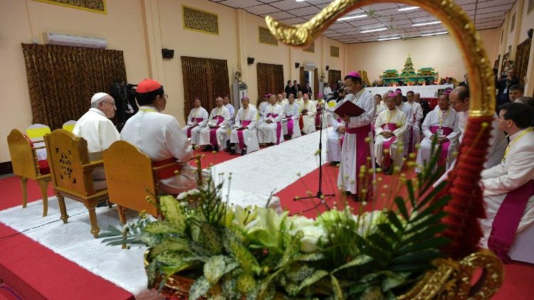 Encontro do Papa com os bispos de Mianmar