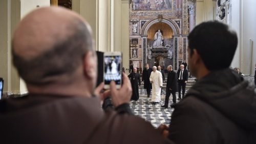 Tradizionale incontro tra il Papa e i parroci romani in San Giovanni in Laterano