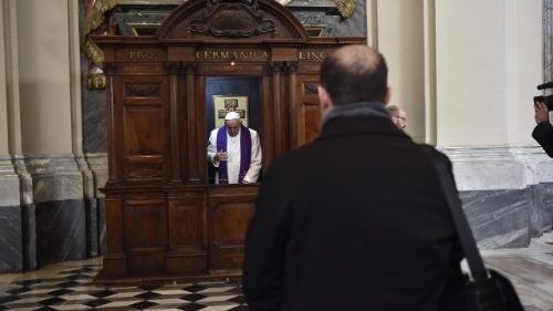 Rom: Papst nahm Priestern Beichte ab