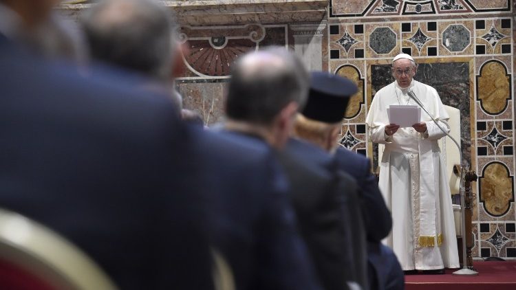 Le Pape s'exprimant devant les membres de la Fondation Centesimus Annus, le 26 mai 2018 au Vatican.