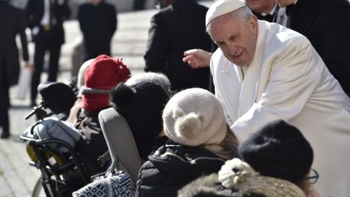 Il Papa: tutelare sempre la vita, anche quella dei poveri