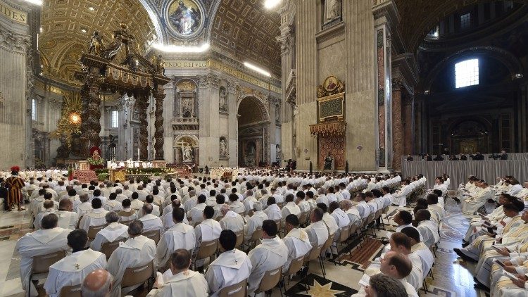 Pope celebrating the Chrism Mass on Holy Thursday in rome's St. Peter's Basilica, March 29, 2018. 