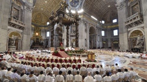 Messe chrismale: le Pape appelle les prêtres à cultiver leur proximité sacerdotale