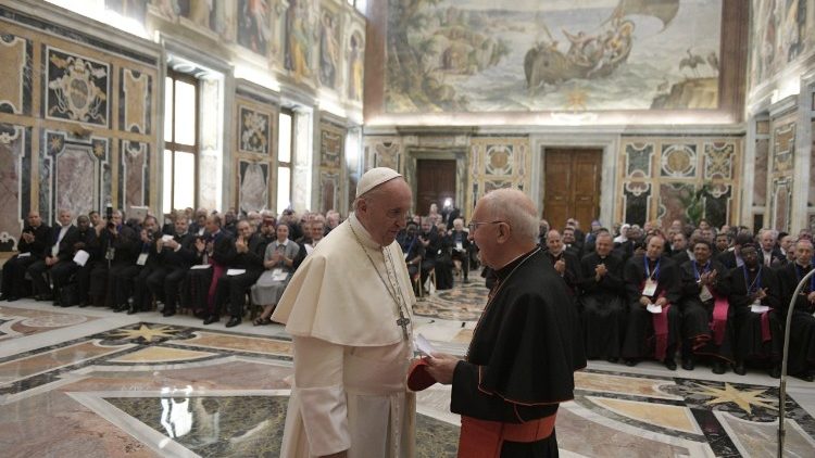 Papa com os Diretores Nacionais das POM