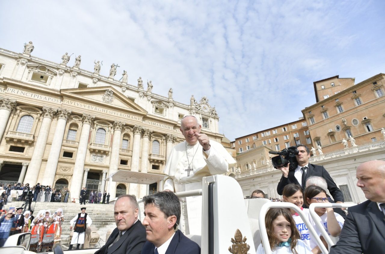 Krisztust csak feltétel nélkül lehet követni – ferenc pápa katekézise a szerdai általános kihallgatáson - vatican news