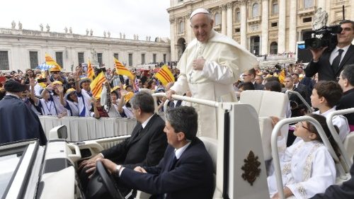 El Papa: El Espíritu Santo nos da la fuerza para ser sal y luz del mundo