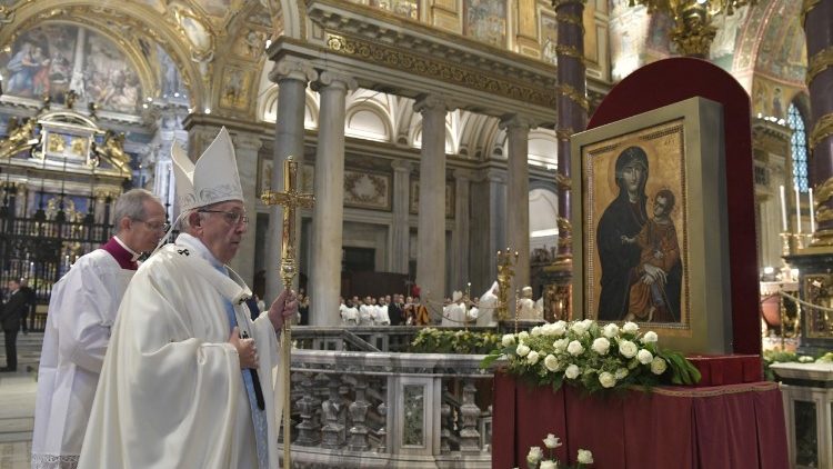 Pope Francis with an ancient icon of Mary in St. Mary Major