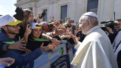 Catequesis del Papa: “Caminemos siempre como hijos de la luz”