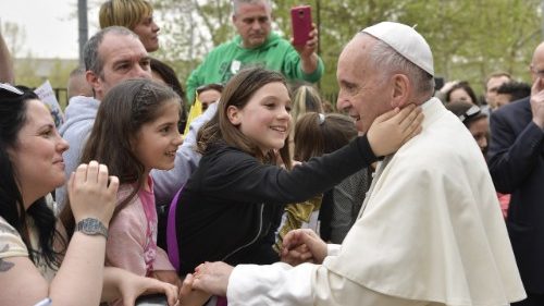 Pfarreibesuch: Der Papst der persönlichen Begegnungen