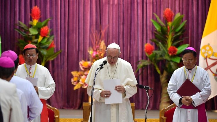 Incontro del Papa con i vescovi all'arcivescovado di Yangon