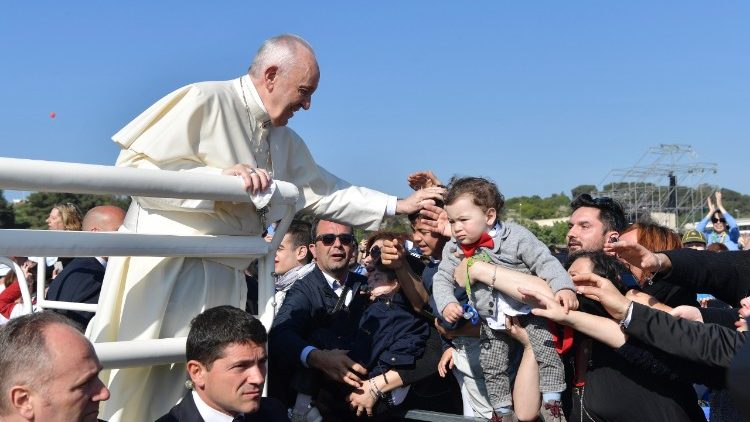 Pope Francis greets the faithful in Alessano (Vatican Media)