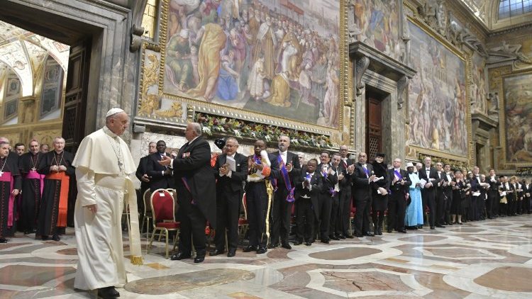 Papa em audiência ao Corpo Diplomático