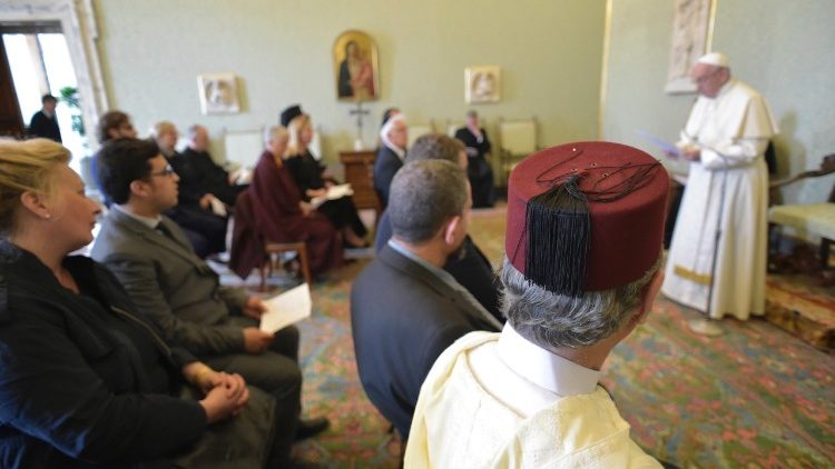 教宗接見巴黎政治大學一個宗教交談學程同學會