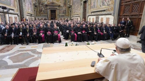 Papa: basta "spiritualità delle lamentele", pace primo grado consolazione