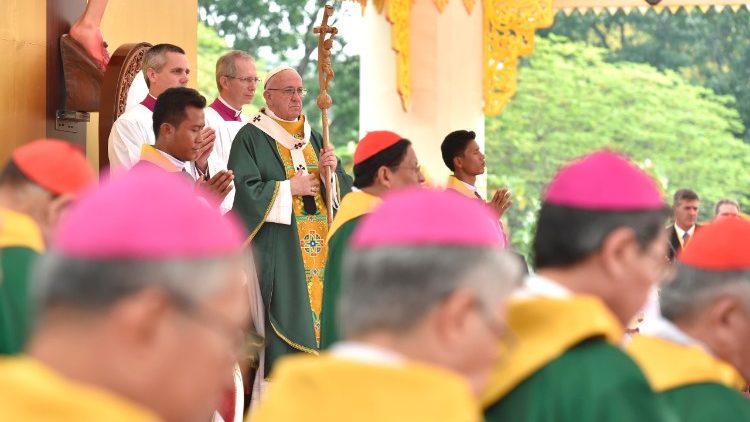 Papa Francisco viaje apostólico myanmar misa Yangón 