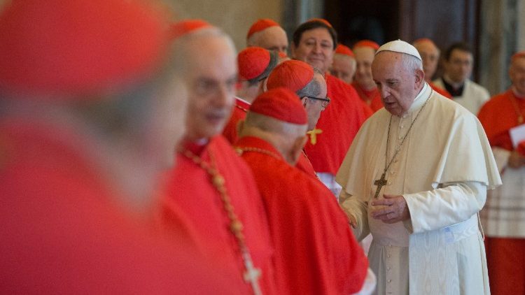 Popiežius su kardinolais