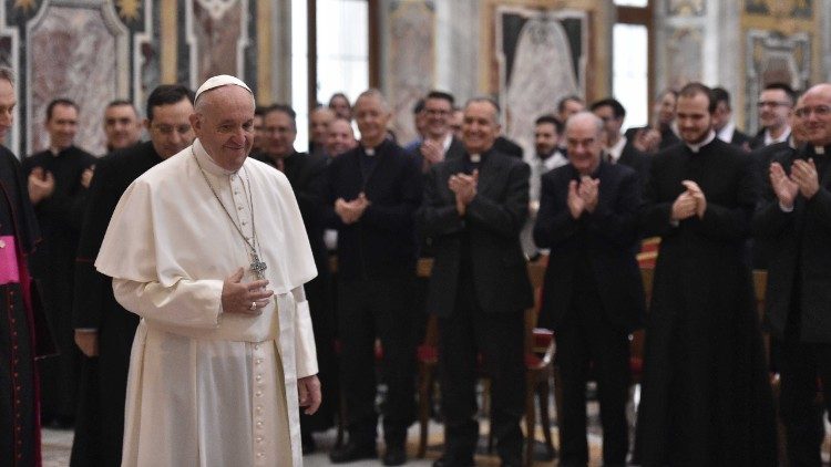 Il Papa accolto dal Pontificio Seminario Regionale Sardo