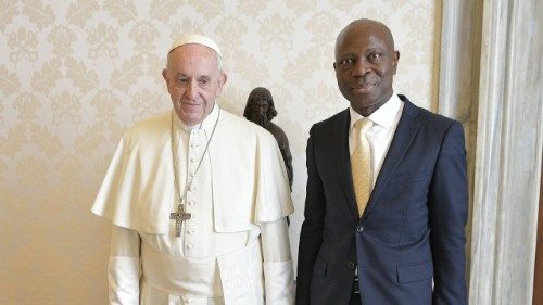 Påven till IFAD för att inte glömma bort världens fattiga