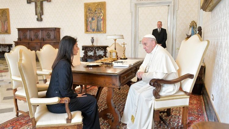 Stretnutie s rímskou primátorkou Virginiou Raggiovou vo Vatikáne 12. januára 2018 