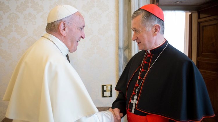 Le cardinal Cupich, ici lors d'une rencontre avec le Pape François en mai 2018 au Vatican.
