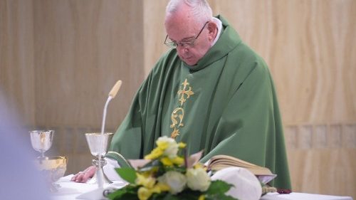 Papa prega per donne sfruttate, anonime e senza sguardo 