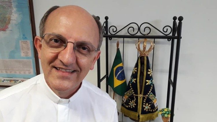 Padre Renato na redação do Vatican News