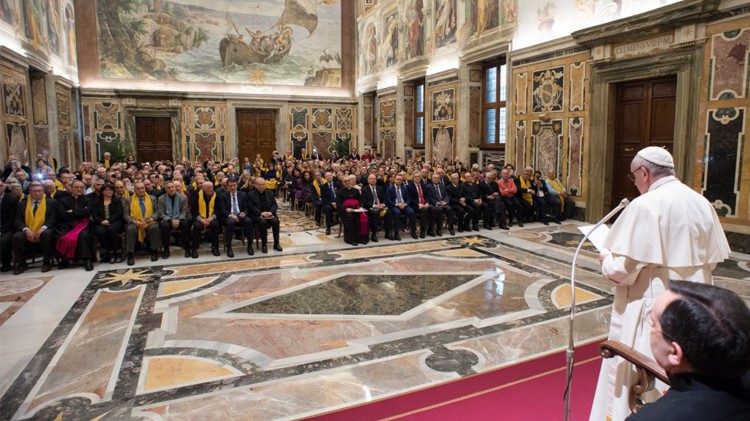 Le Pape François le 3  février recevant les membres du Conseil national anti-usure italien
