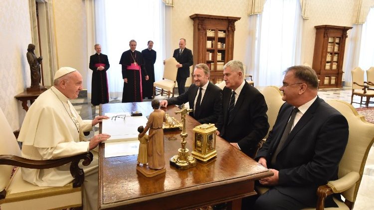 Papa Francisco com os membros da Presidência Colegial da Bósnia-Herzegóvina
