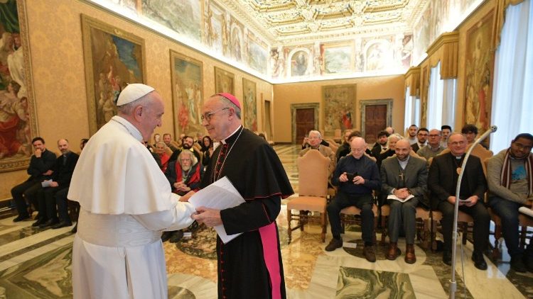 Cordial audiencia del Papa a los miembros de ‘Diaconía de la Belleza’