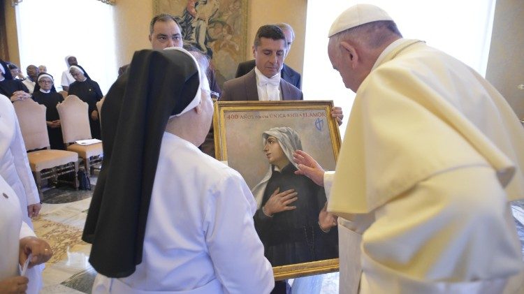 Папата  със сестрите Театинки на Непорочното зачатие на Дева Мария