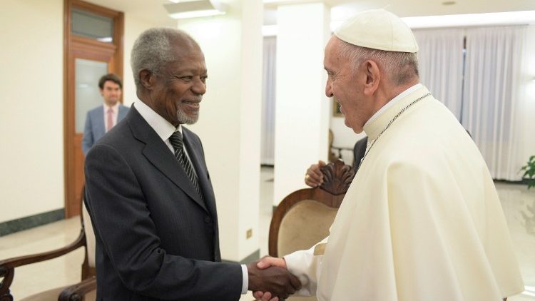 Le Pape François et Kofi Annan, le 6 novembre 2017 au Vatican