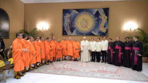 El Papa: es mi deseo que católicos y budistas intensifiquen su relación 