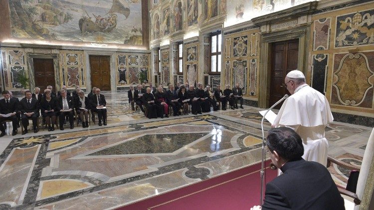 Membros da Associação de caridade Pro Petri Sede recebidos pelo Papa
