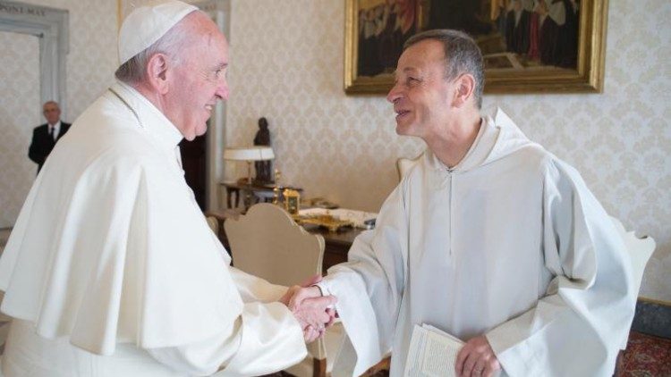 Påven Franciskus tar emot broder Alois, prior vid Taizé-kommuniteten