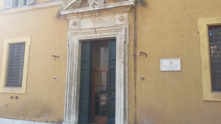 Der Eingang zum Vatikan-Tribunal