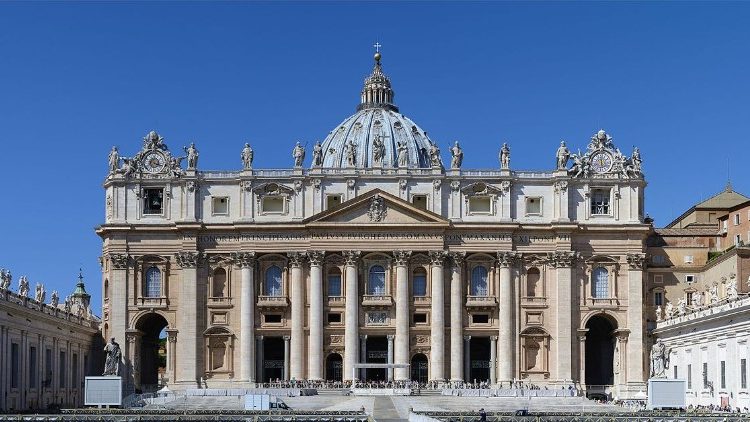 Beliebtes Touristenziel für Reisende auch aus Asien: Petersdom und Vatikan