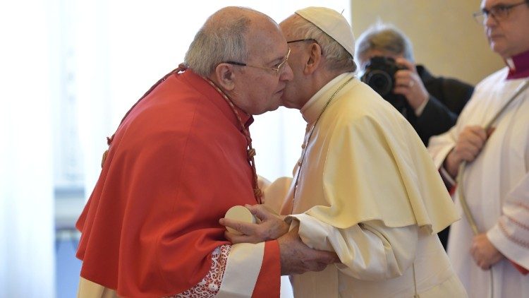 Papst Franziskus und Kardinal Sandri: Drastische Maßnahme in indischer Diözese.