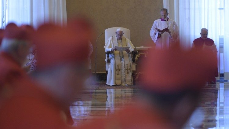Påven talar till kardinaler