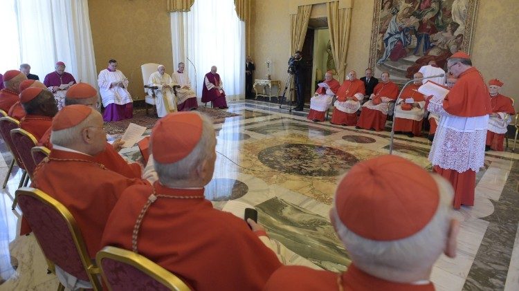 Kardinolas Angelo Amato pristato popiežiui ir kardinolams kandidatus į šventuosius 