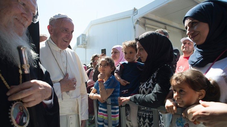 Папа Франциск сред имигранти на о.Лесбос 16.4.2016