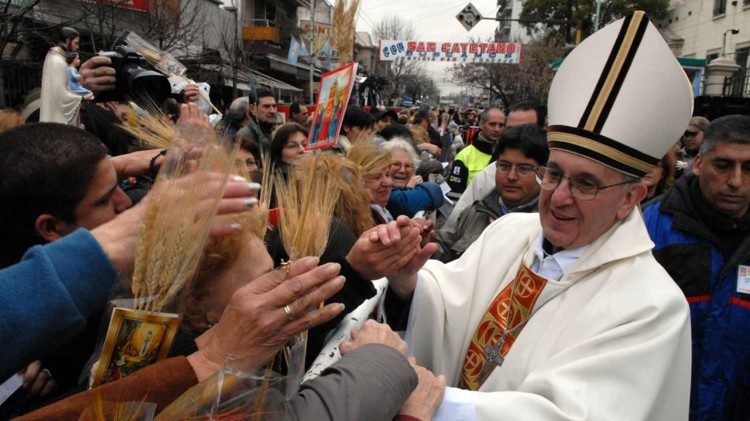 Buenos Airių arkivyskupas kardinolas Jorge Mario Bergoglio prieš išrinkimą popiežiumi