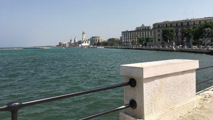 Papież w Bari na zakończenie spotkania biskupów znad Morza Śródziemnego