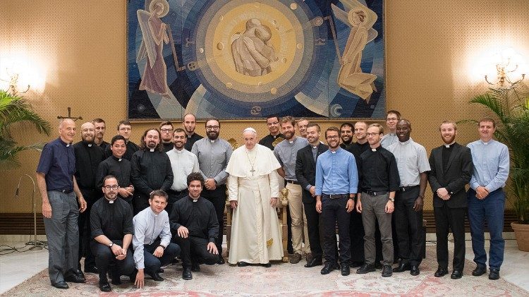 2018-08-01_il Santo Padre Francesco ha ricevuto in Udienza, nell’Auletta dell’Aula Paolo VI ai  Partecipanti all’Incontro “European Jesuits in formation”