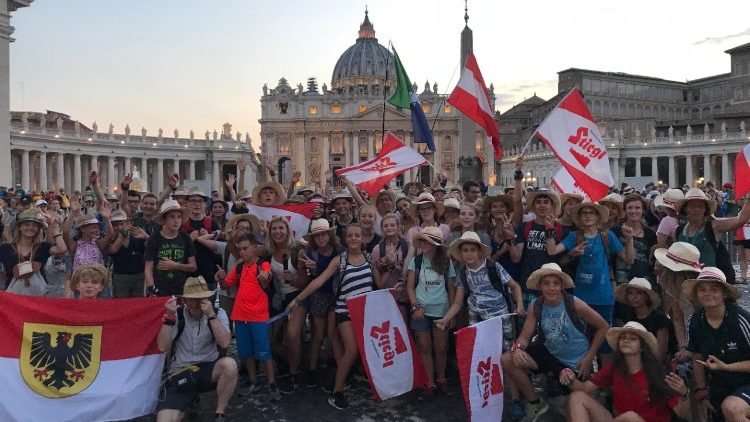 Ministrantengruppe aus Österreich nach der Sonderaudienz mit dem Papst