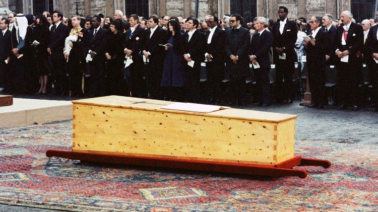 Момент от заупокойната литургия и погребението на Йоан Павел ІІ