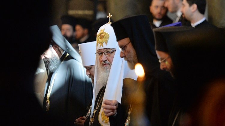 Patriarch Kyrill (Mitte)