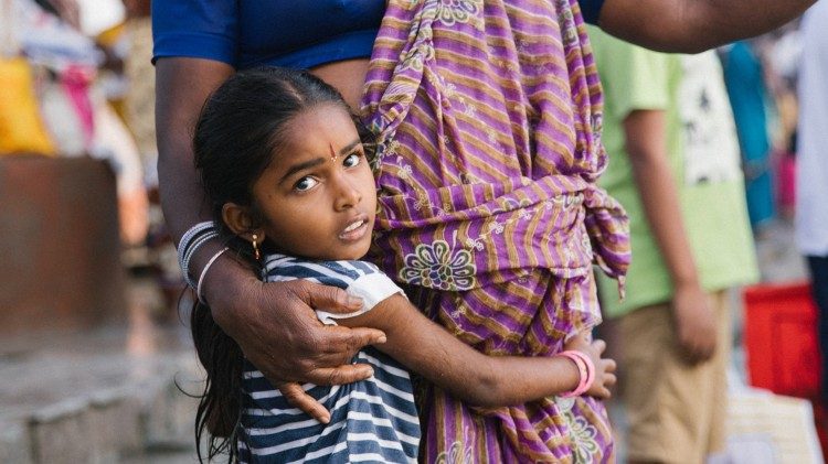 Bambina dello stato indiano di Orissa.  Dieci anni fa i massacri anti-cristiani